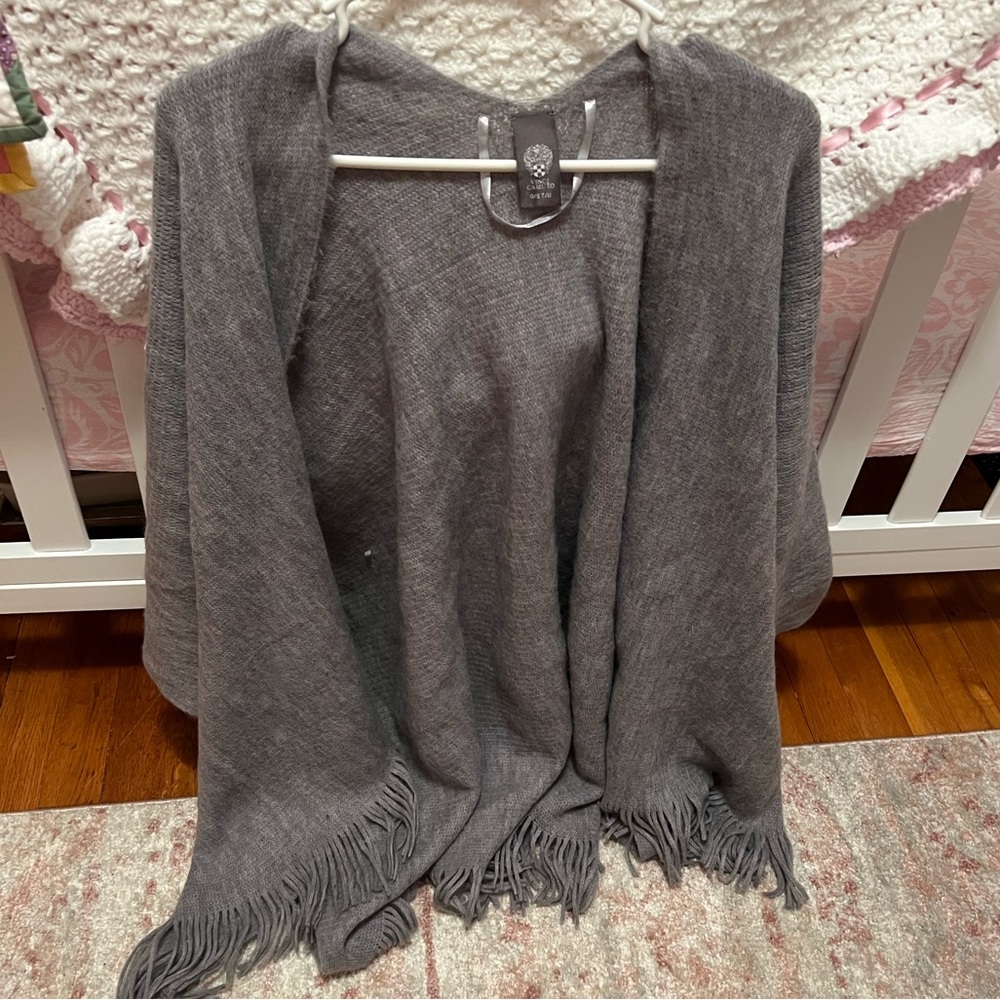 Vince Camuto Gray Shawl